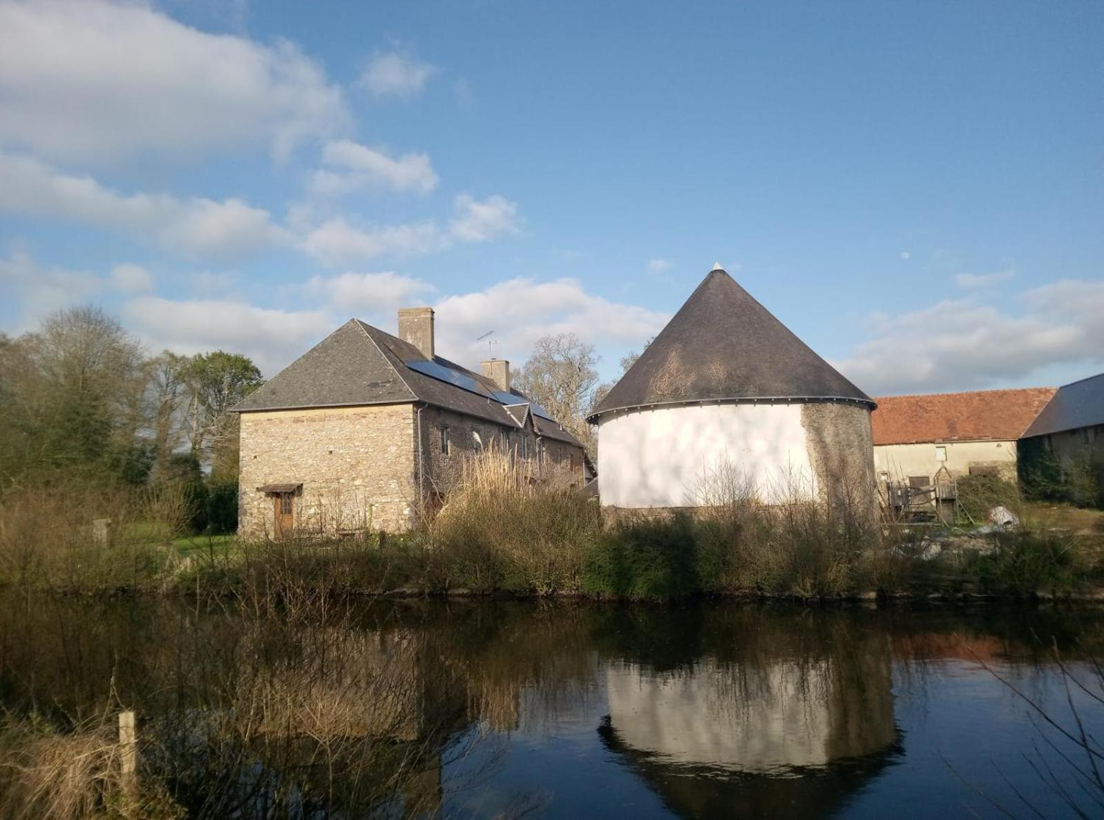 La Synchronicite - Chambres D'Hotes Saint-Sauveur-Villages Buitenkant foto